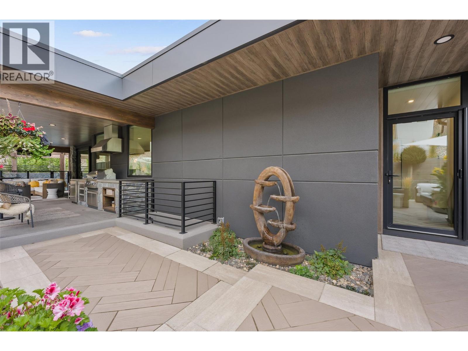 9857 Beacon Hill Drive, Lake Country - Image 1