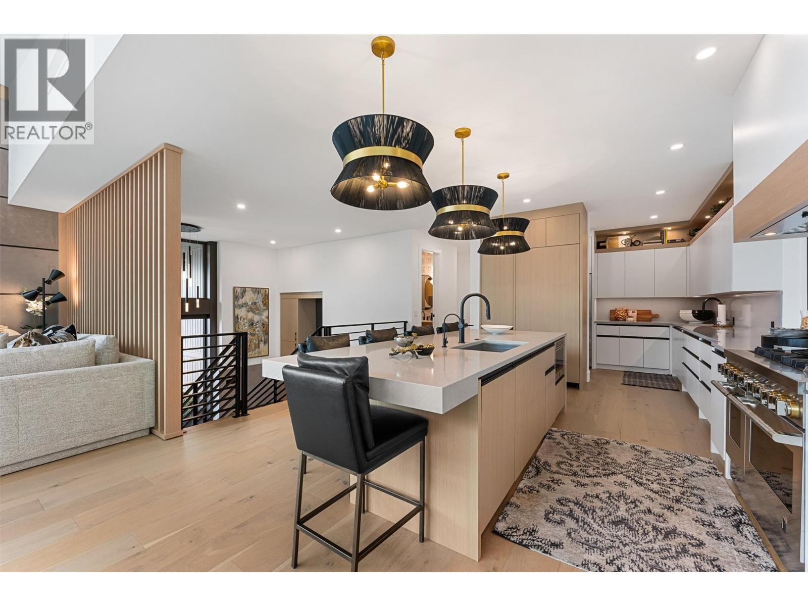 9857 Beacon Hill Drive, Lake Country - Image 1