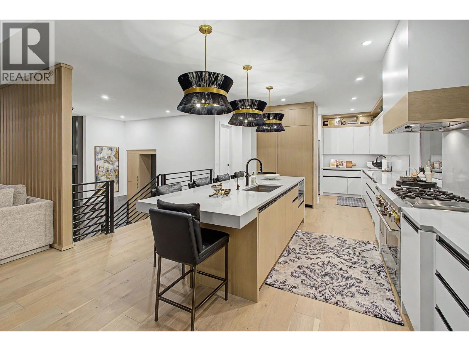 9857 Beacon Hill Drive, Lake Country - Image 1