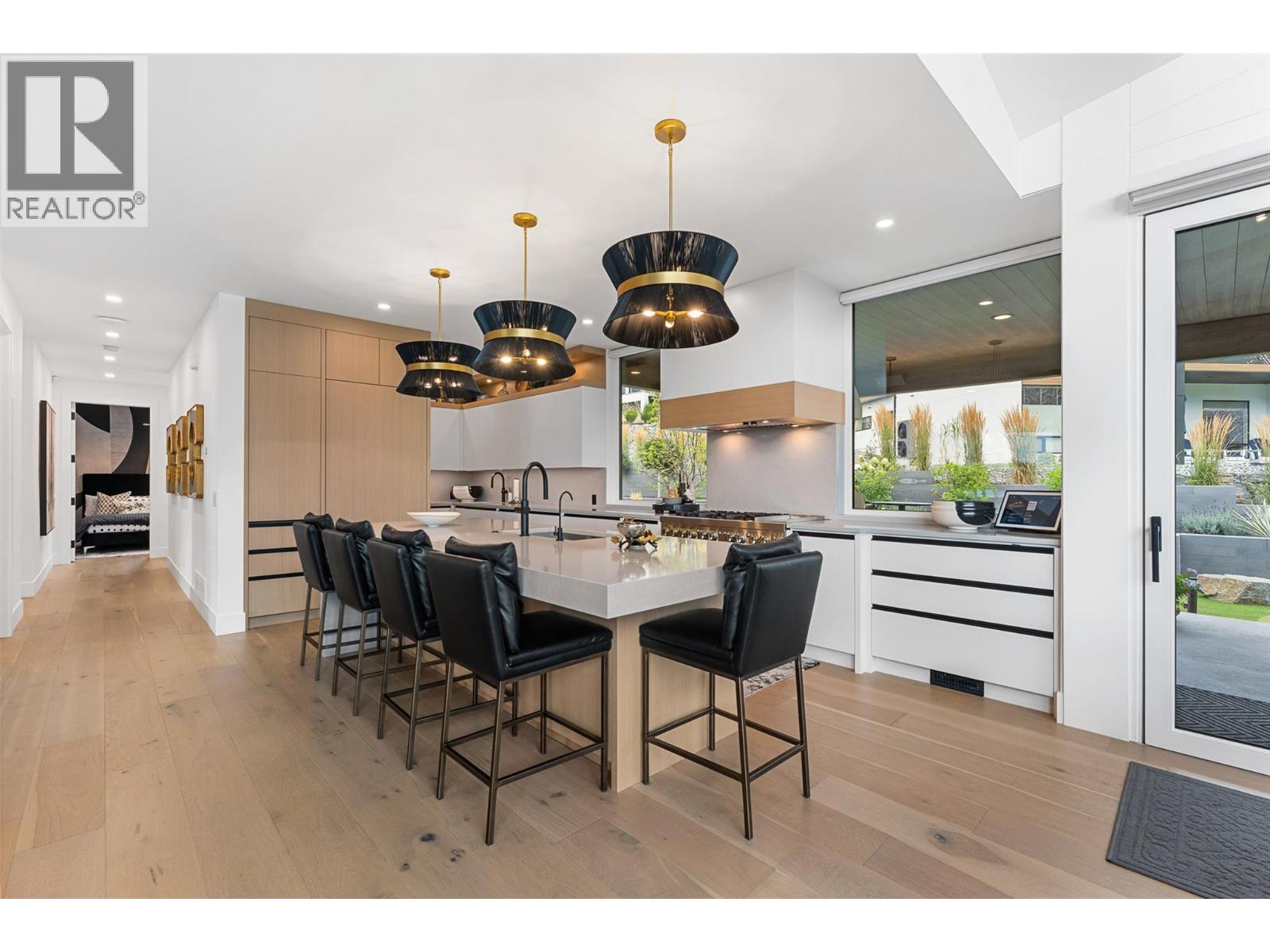 9857 Beacon Hill Drive, Lake Country - Image 1