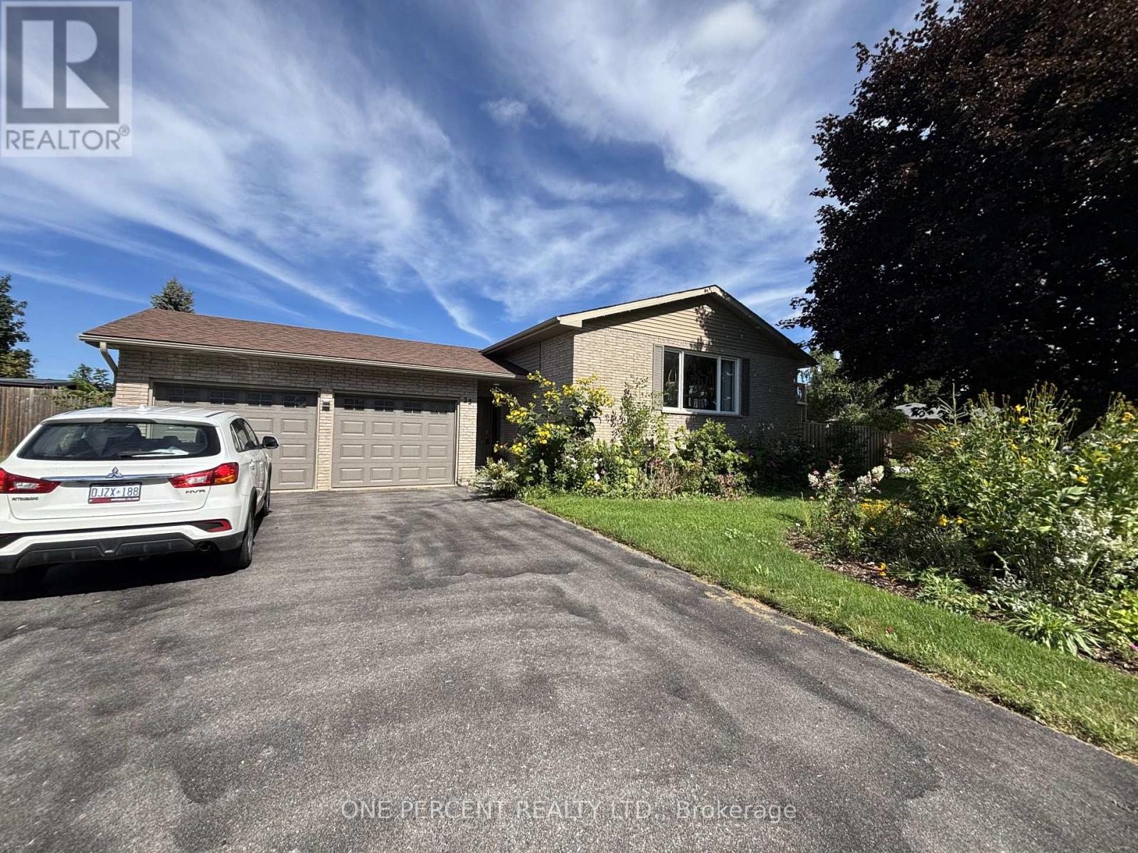 25 BERTRAM DRIVE - 1