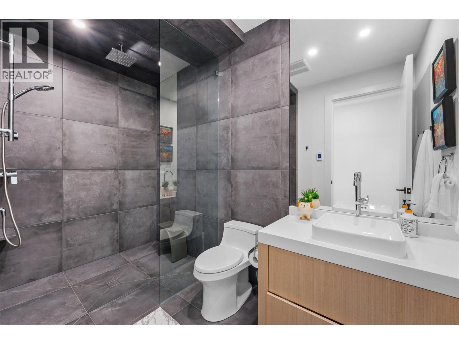 9857 Beacon Hill Drive, Lake Country - Image 1