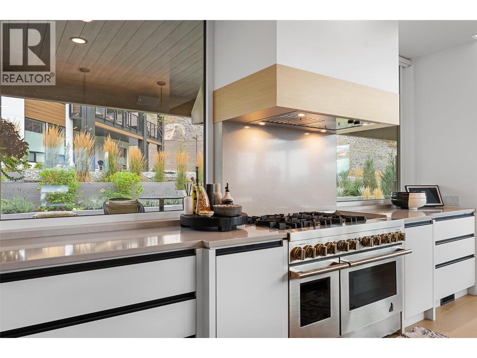 9857 Beacon Hill Drive, Lake Country - Image 1
