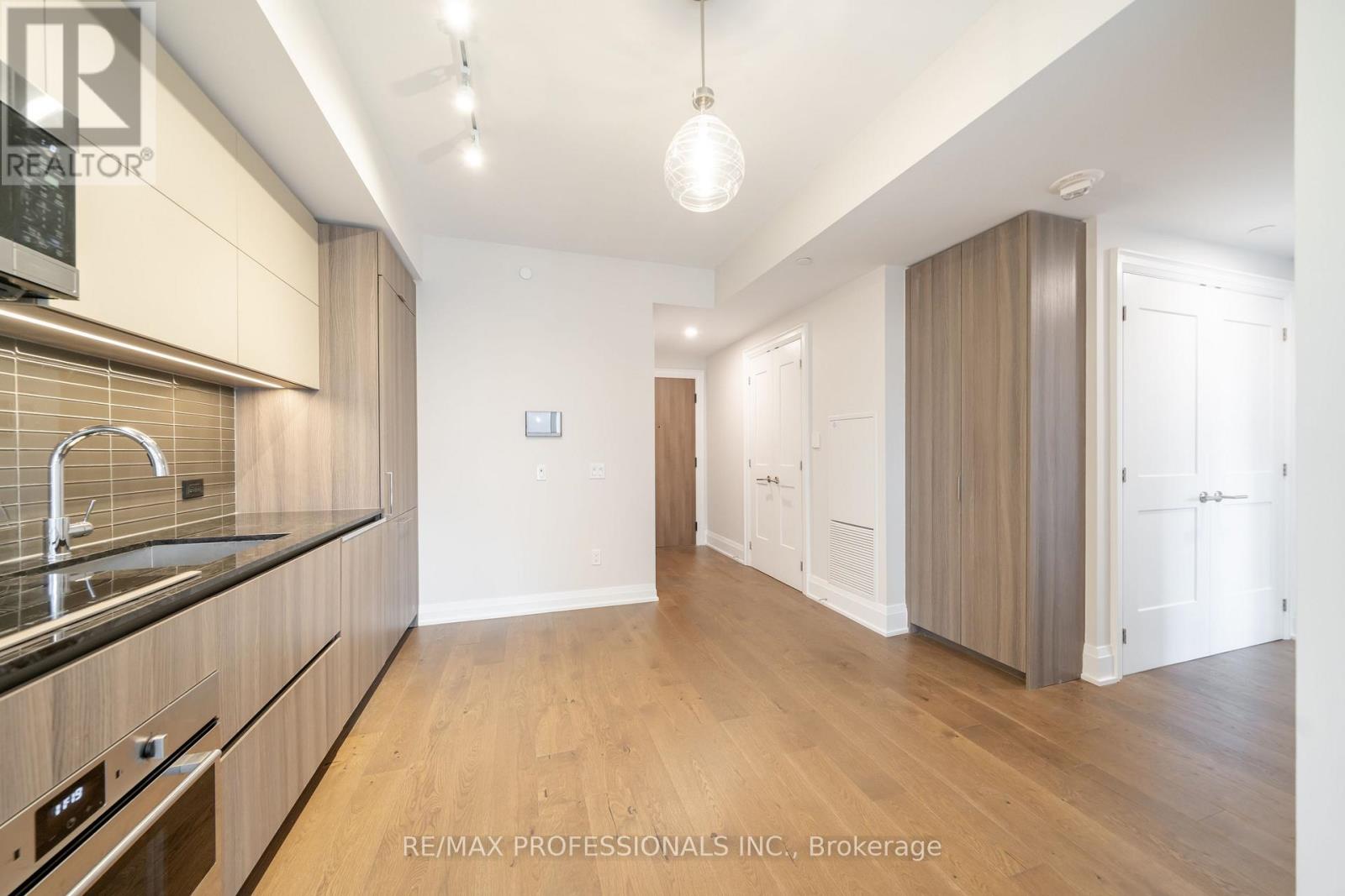 #816 21 PARK STREET E - 12