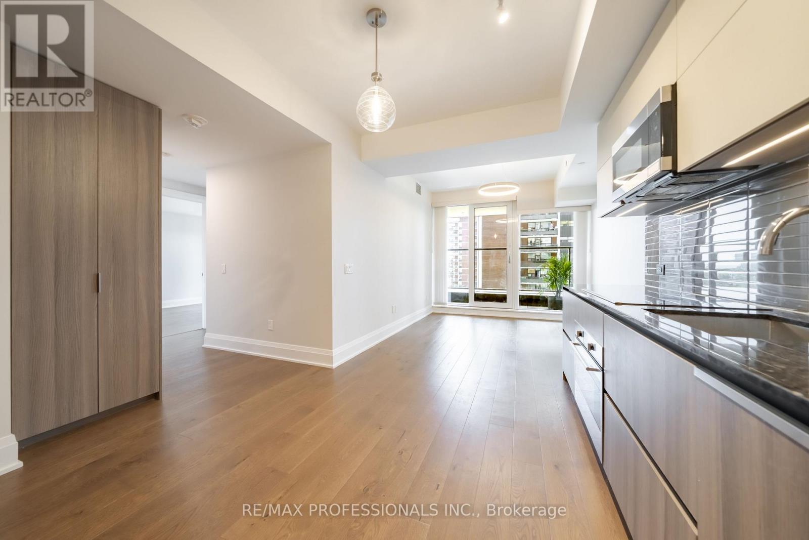 #816 21 PARK STREET E - 14