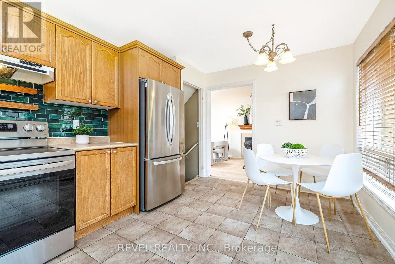 1518 CROFT AVENUE N - 13