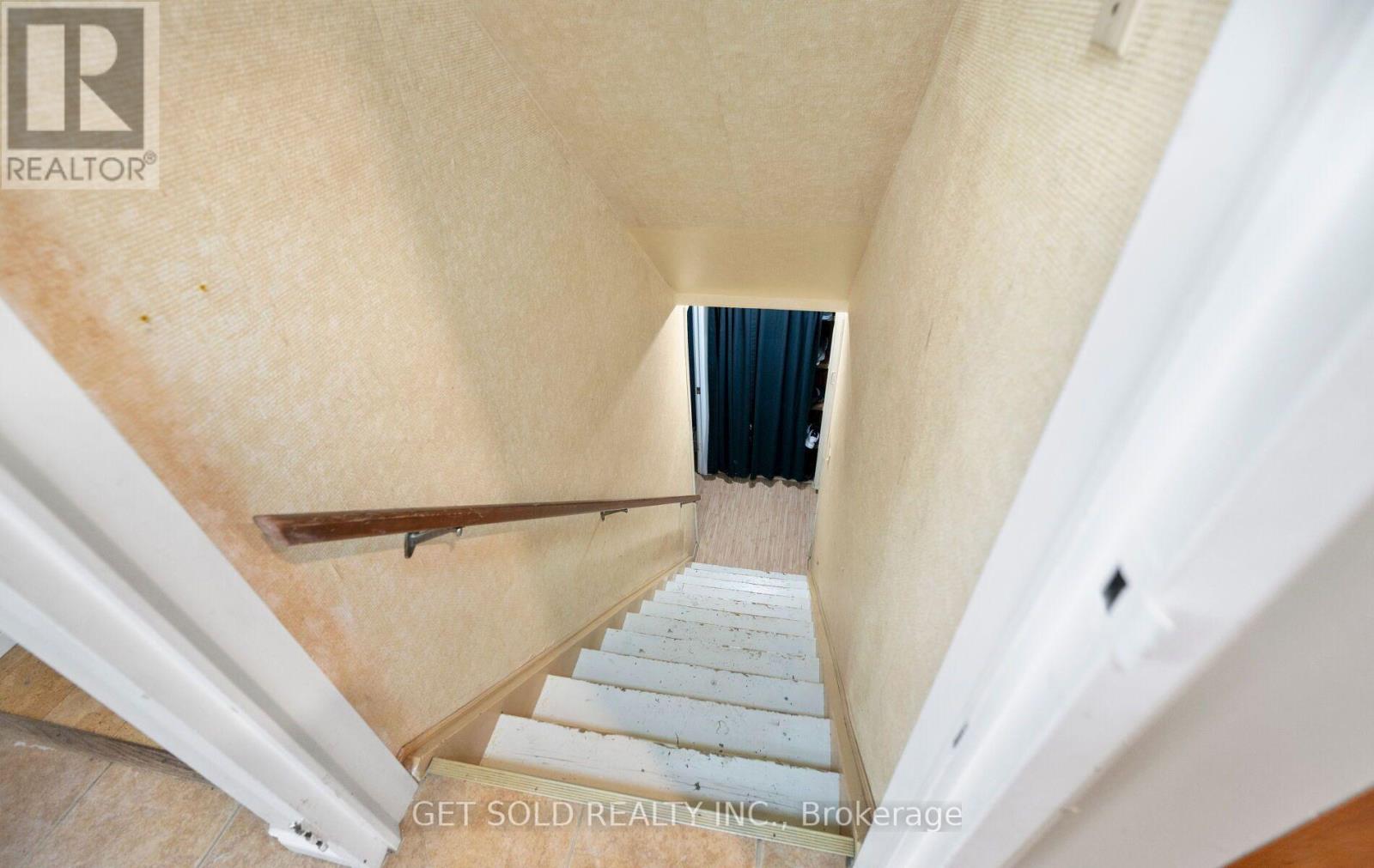 #5 5 KINGHAM ROAD - 30