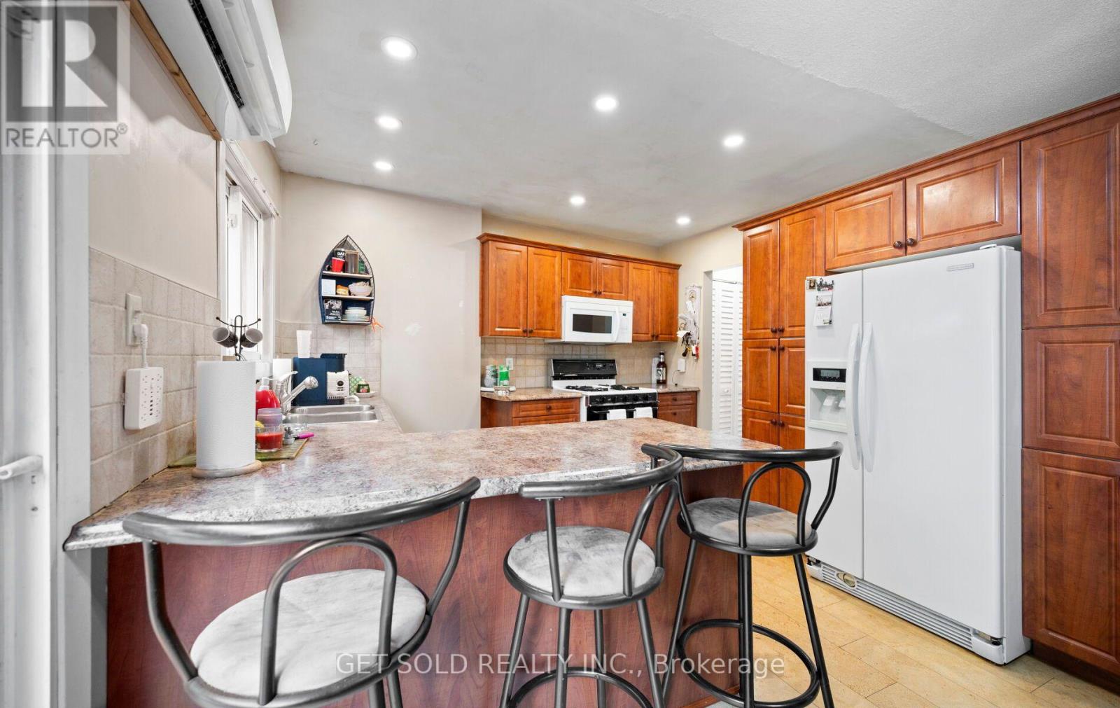 #5 5 KINGHAM ROAD - 9