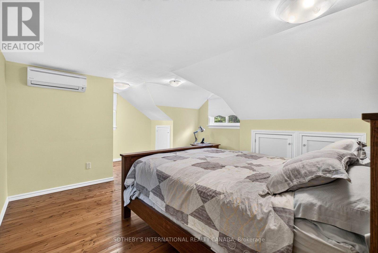 1375 CAROLINE STREET - 13