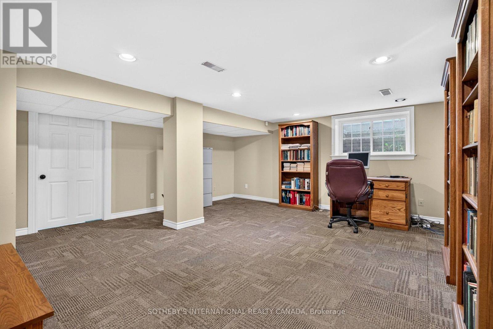 1375 CAROLINE STREET - 19