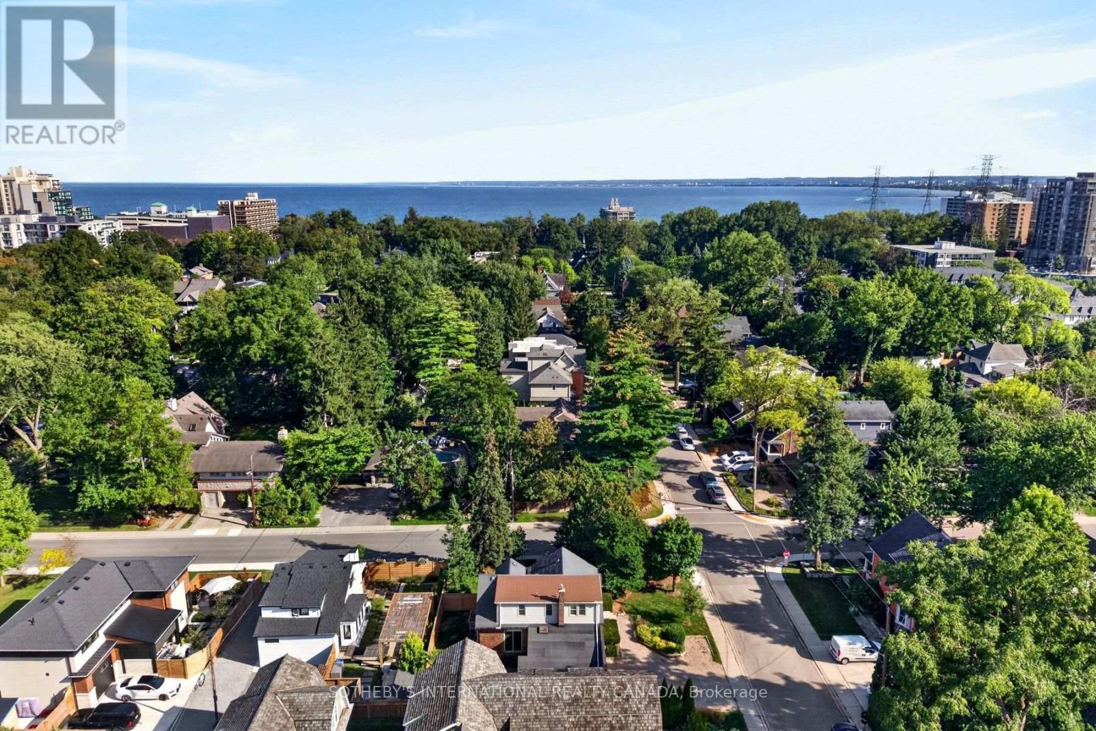 1375 CAROLINE STREET - 27