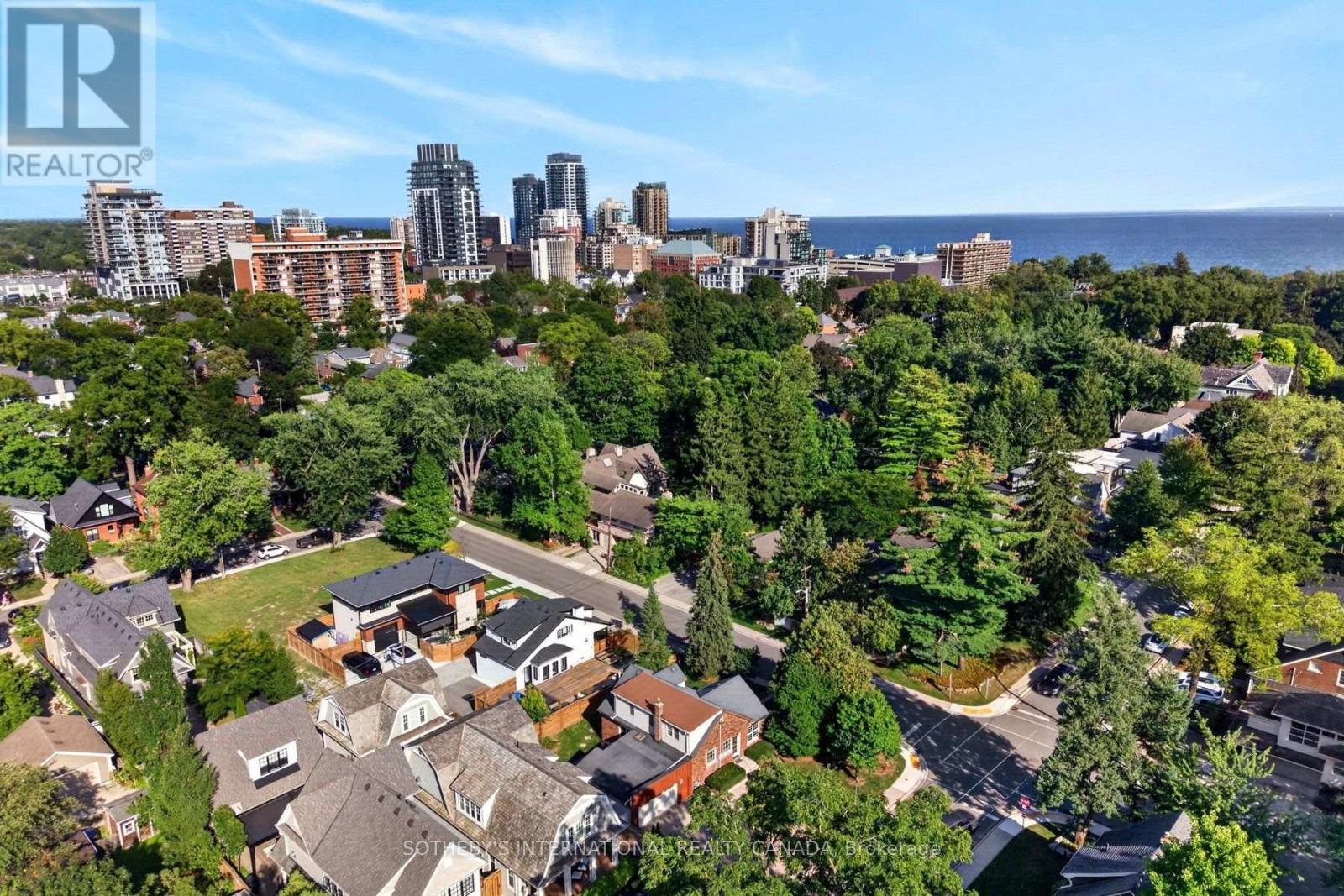 1375 CAROLINE STREET - 28