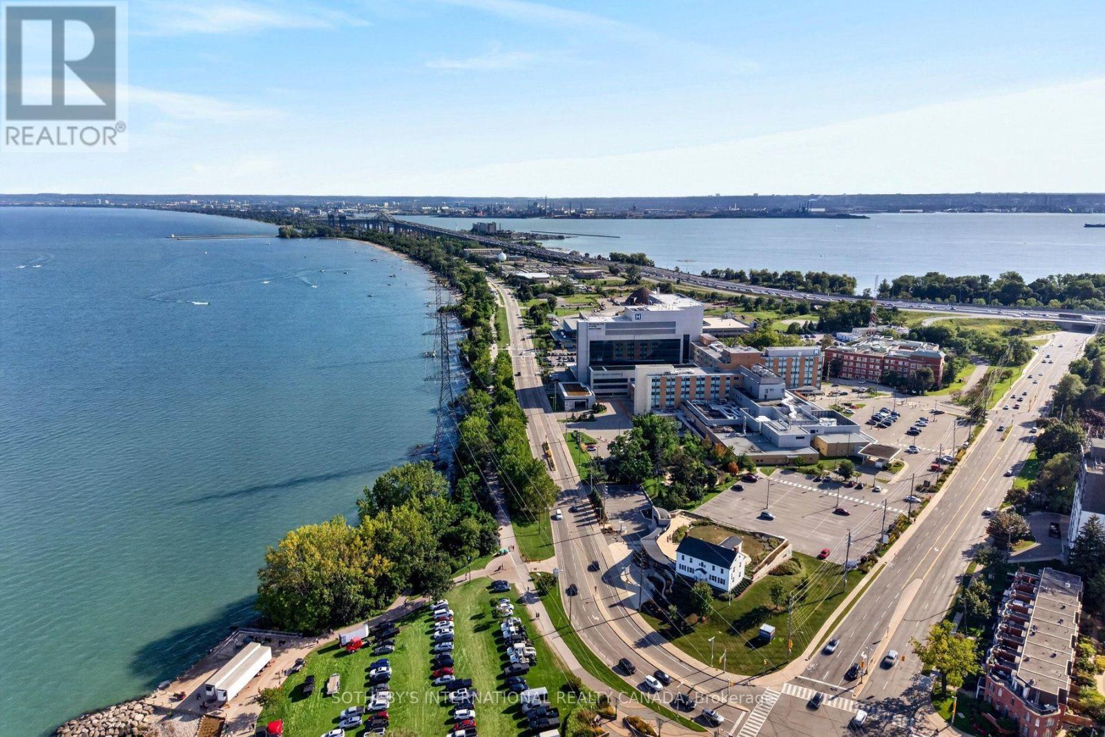 1375 CAROLINE STREET - 32