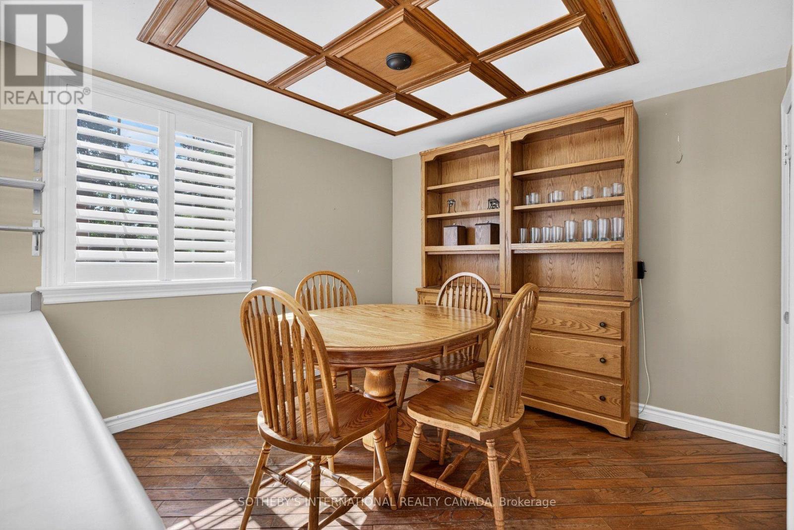 1375 CAROLINE STREET - 6