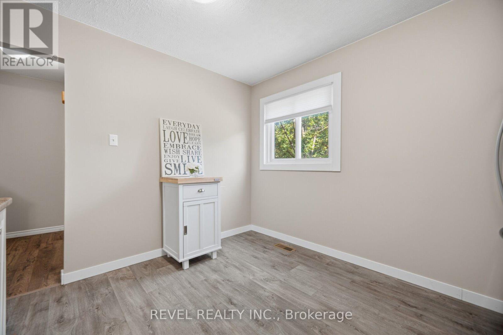 #5 650 CHILDS DRIVE - 14