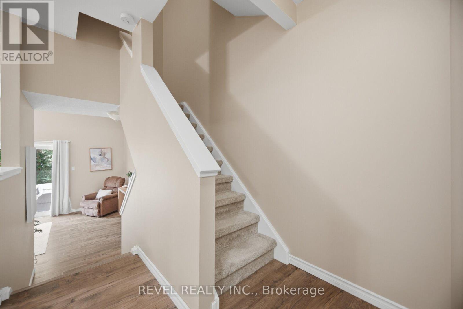 #5 650 CHILDS DRIVE - 16