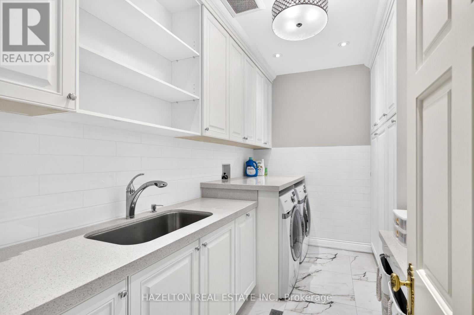 246 RIVERSIDE DRIVE - Image 30