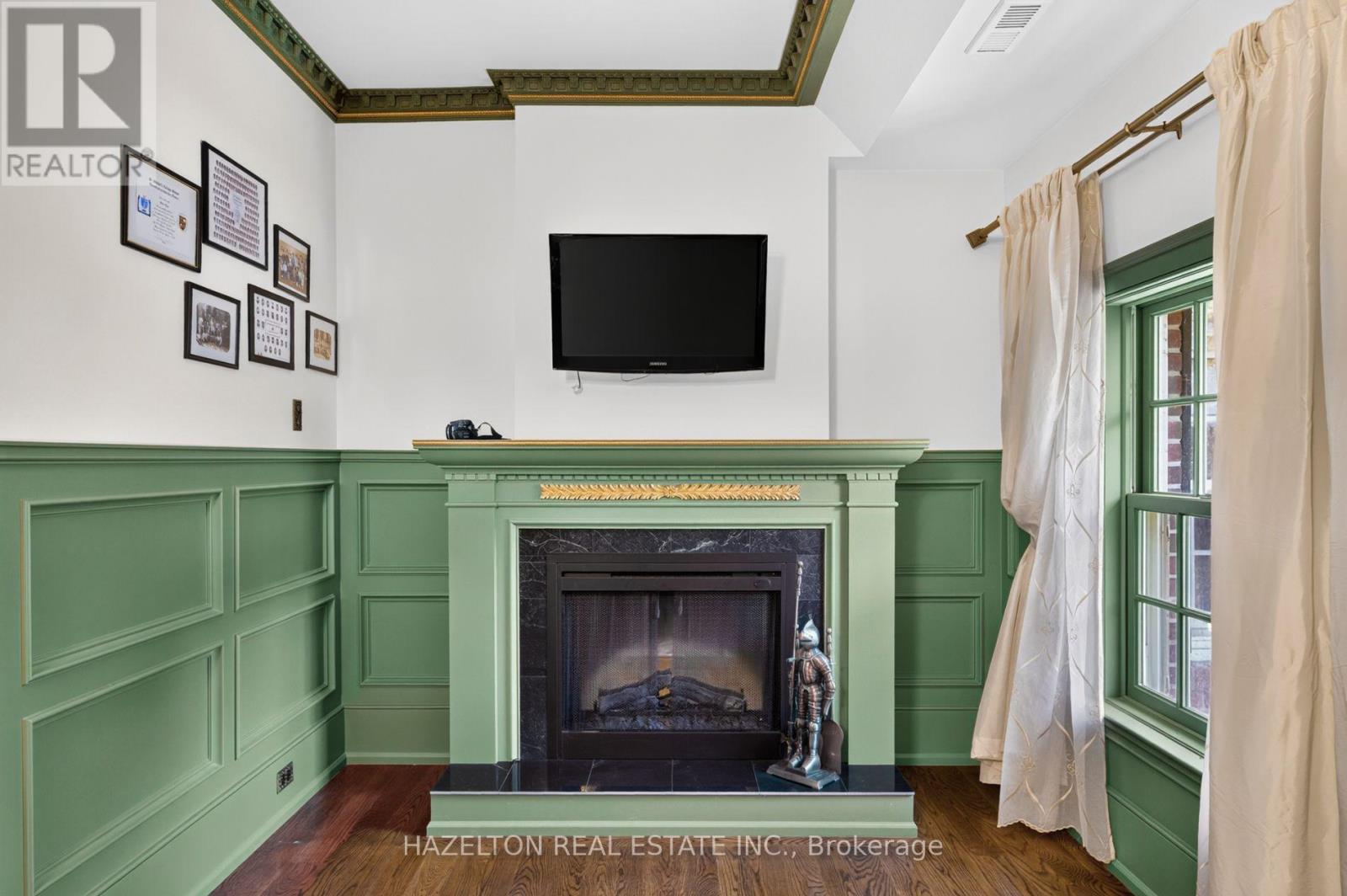 246 RIVERSIDE DRIVE - Image 32