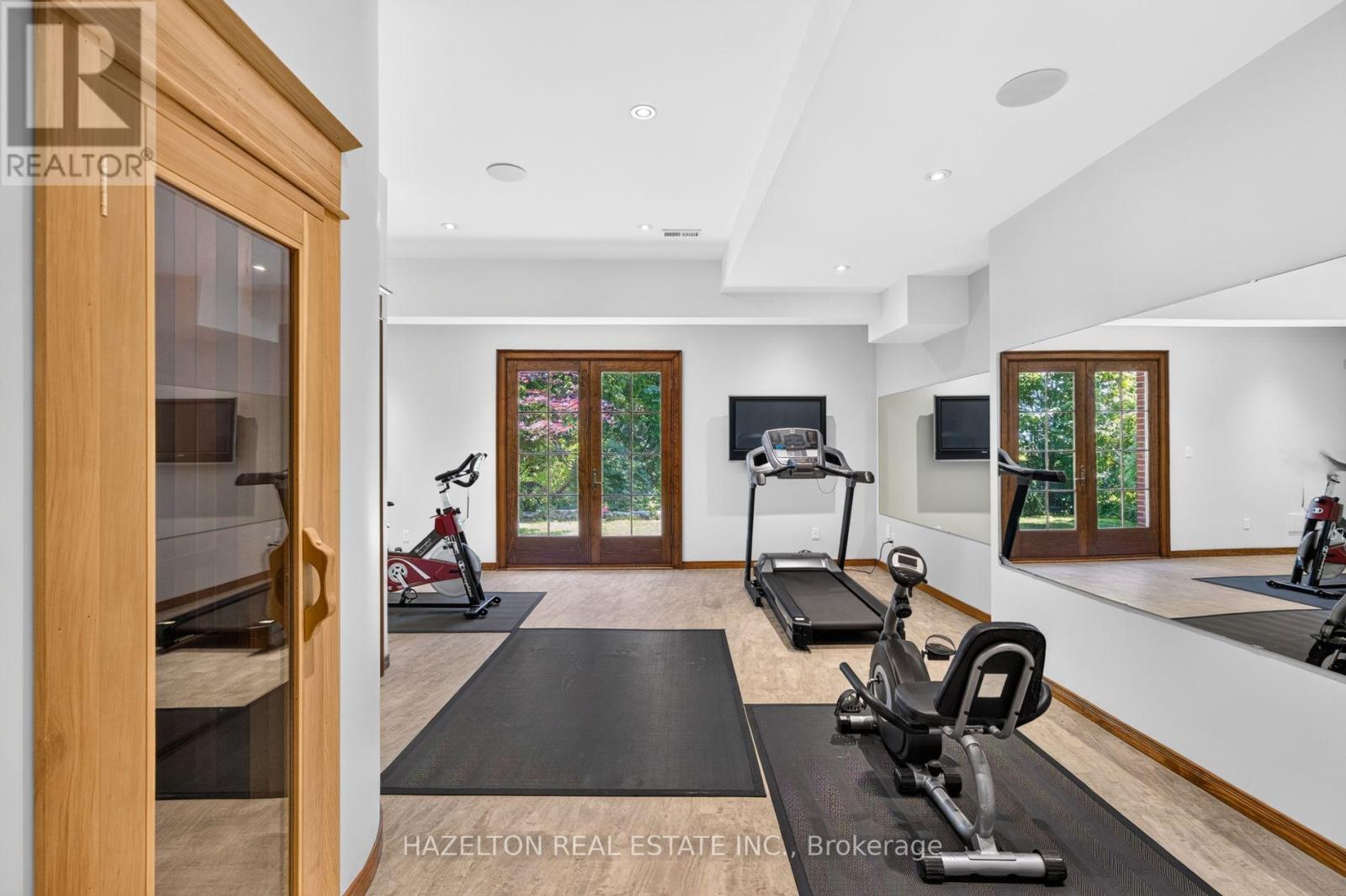 246 RIVERSIDE DRIVE - Image 40