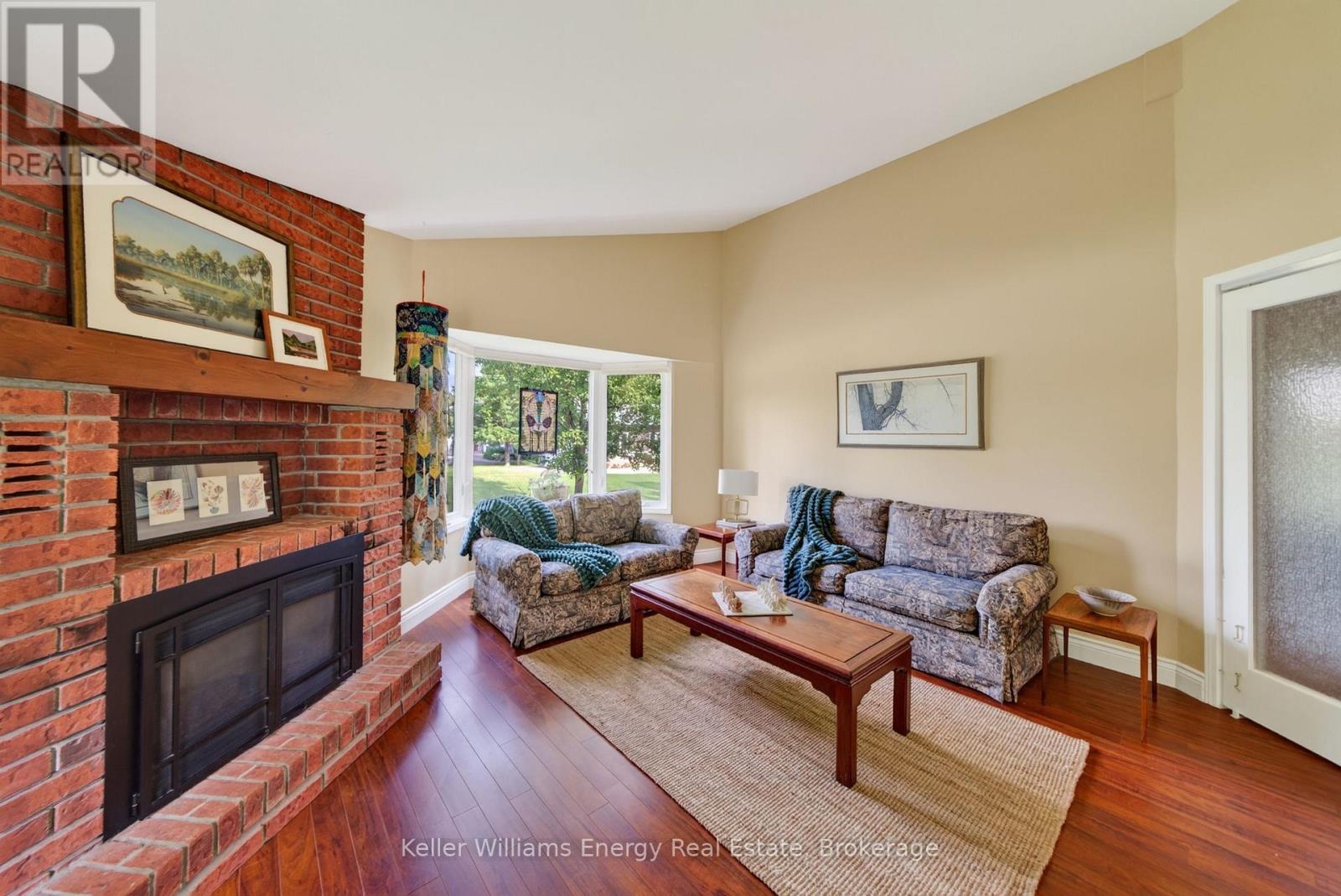 89 SMITH'S BAY AVENUE - 4