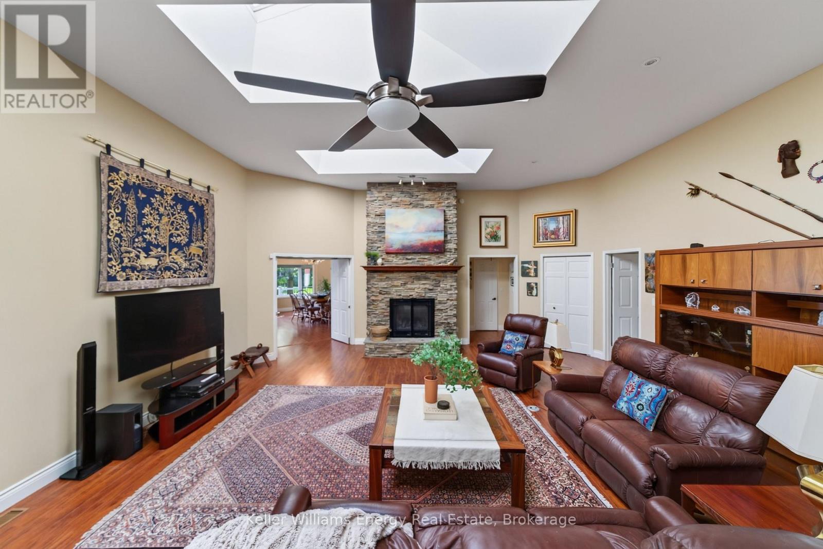89 SMITH'S BAY AVENUE - 8