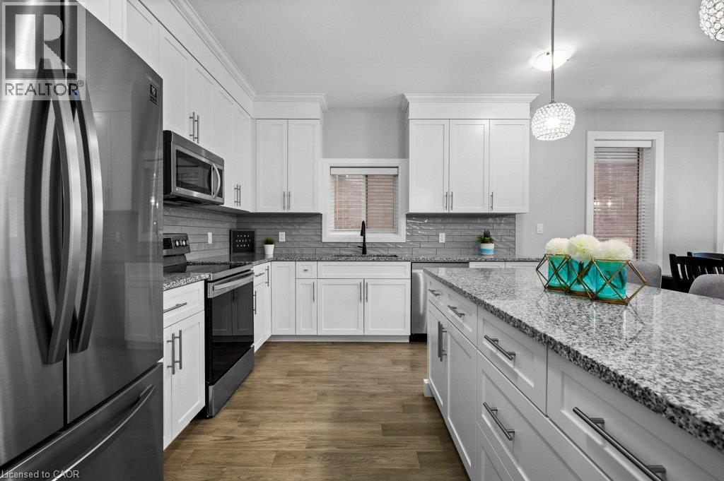 904 CHAPEL HILL Court, Kitchener — photo 5