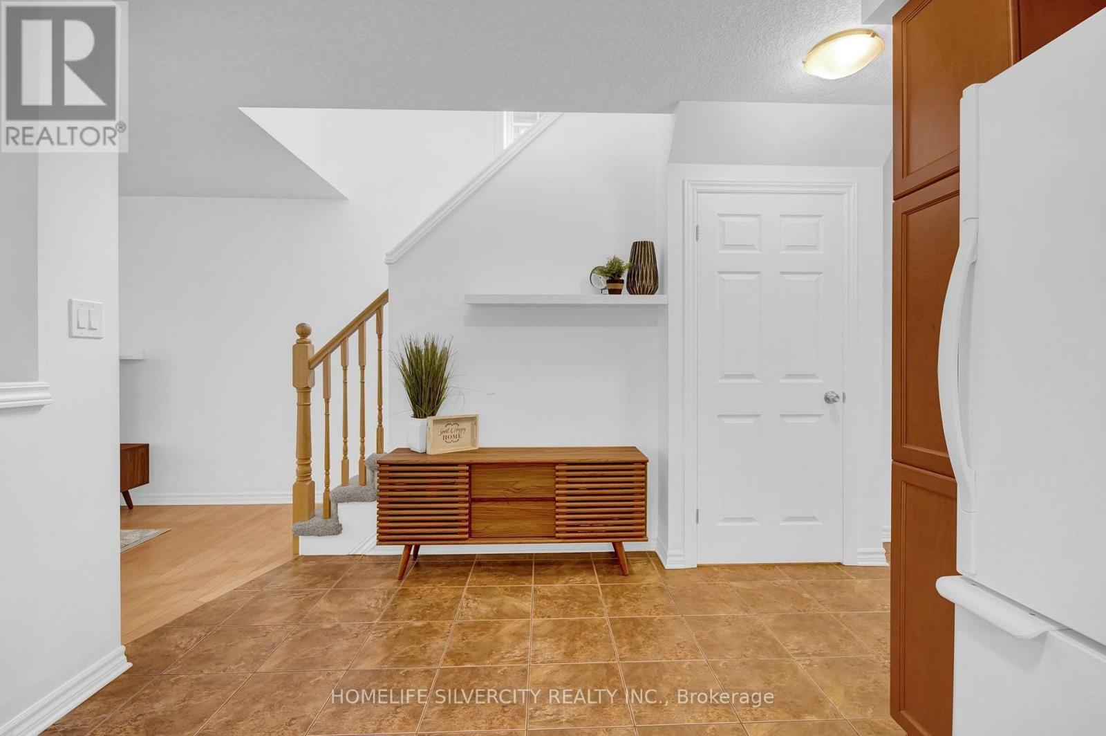 #45 1059 WHETHERFIELD STREET N - 16
