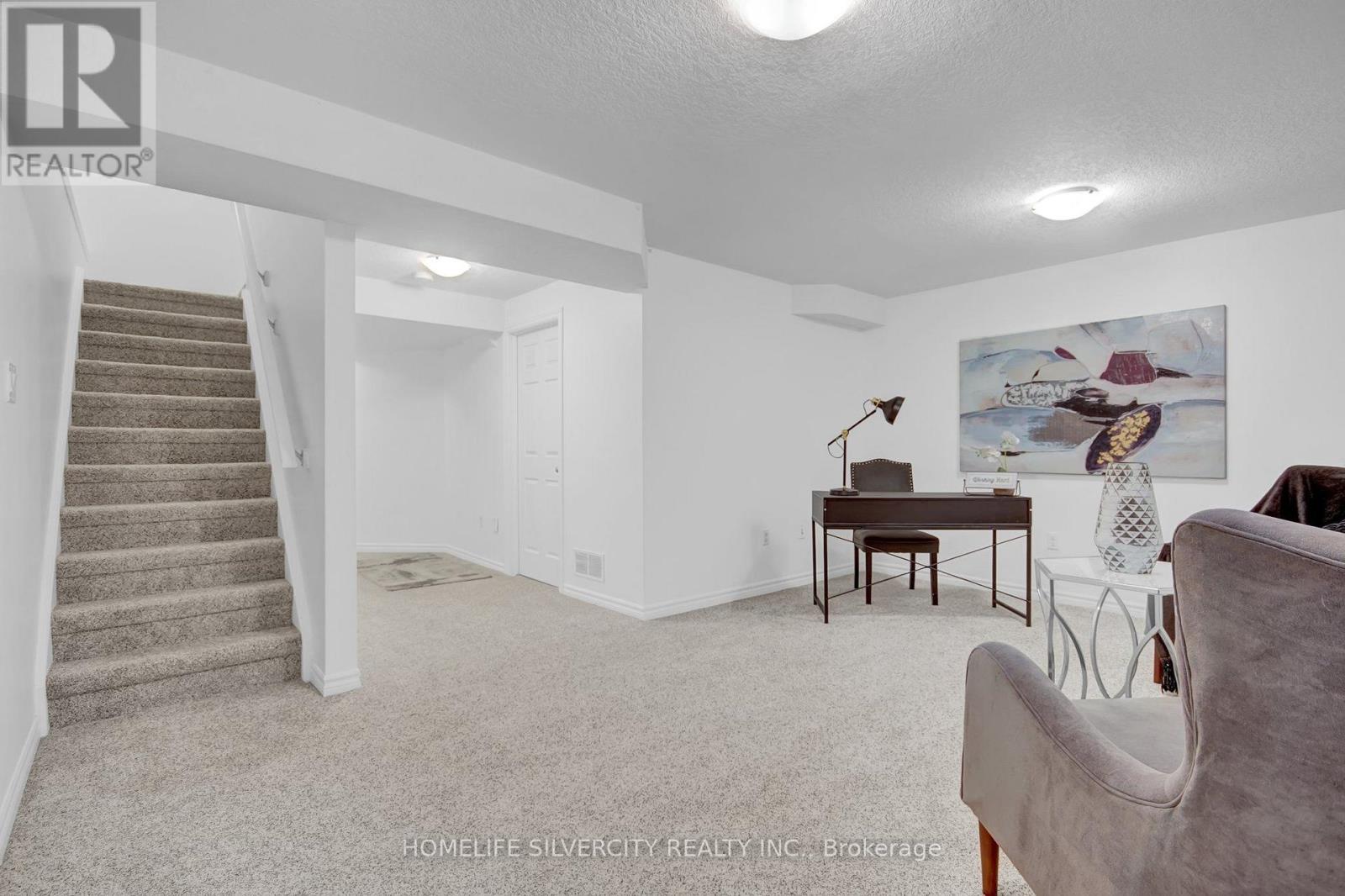 #45 1059 WHETHERFIELD STREET N - 17