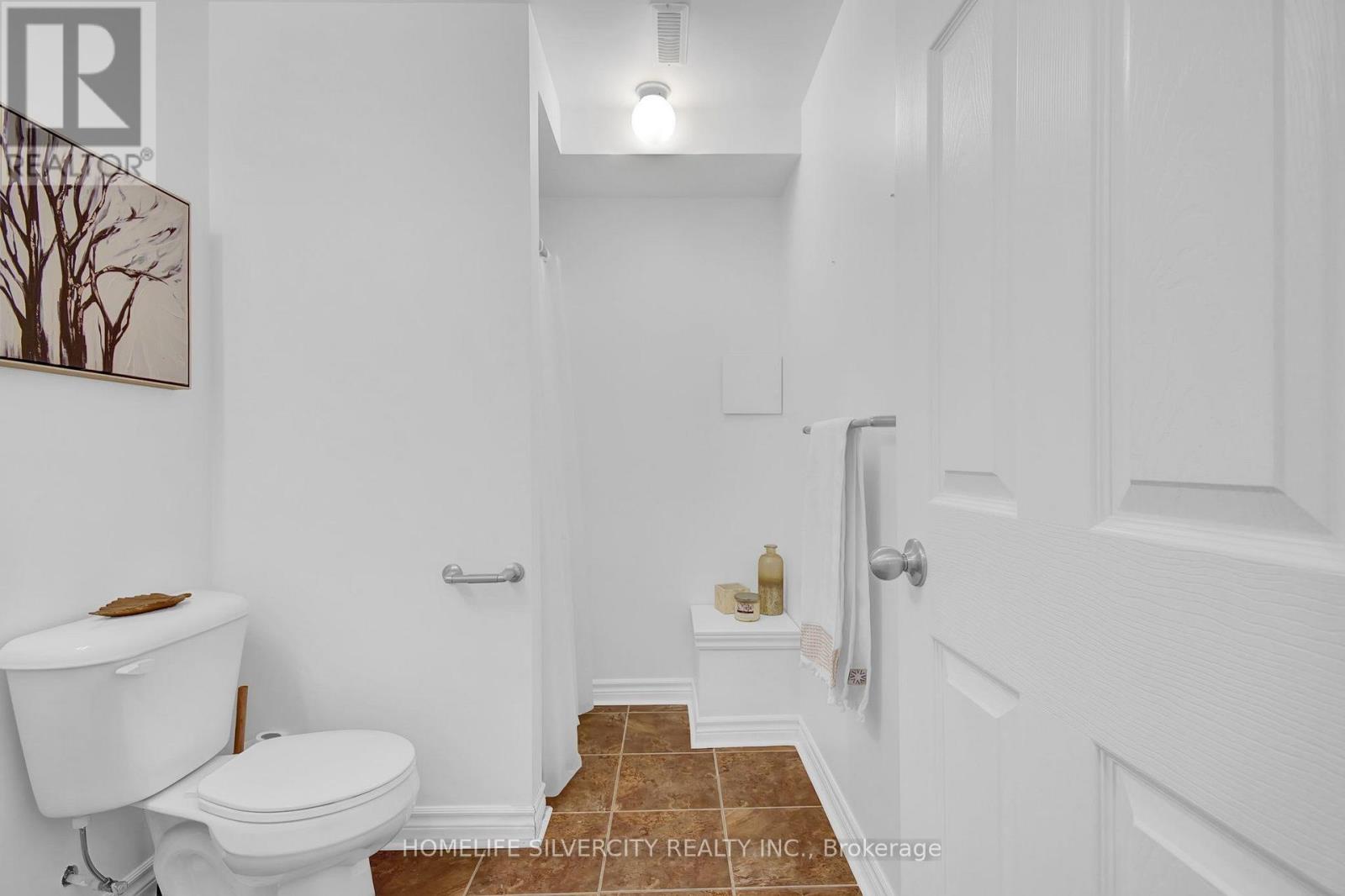 #45 1059 WHETHERFIELD STREET N - 27