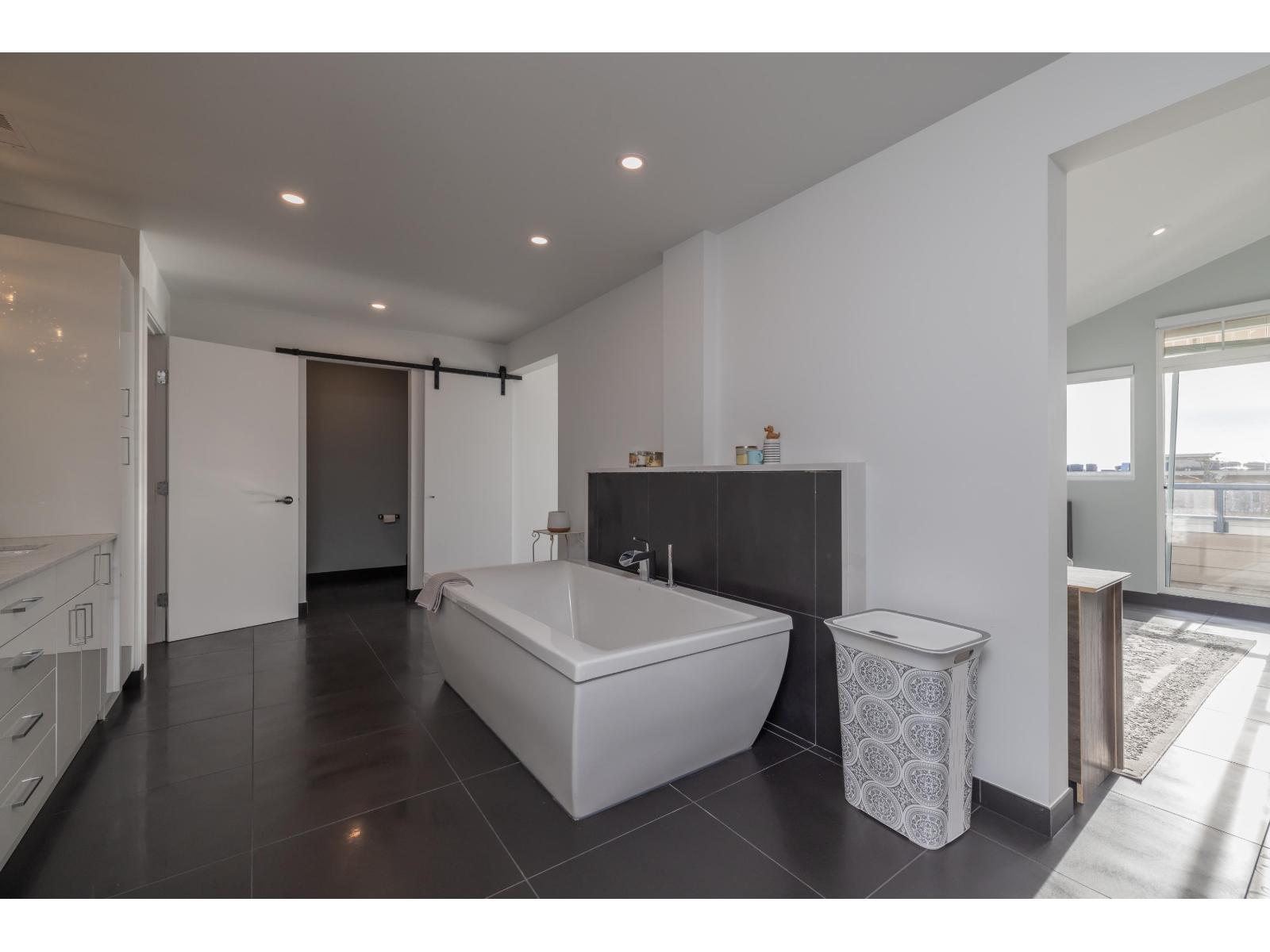 7 15161 PROSPECT AVENUE, White Rock