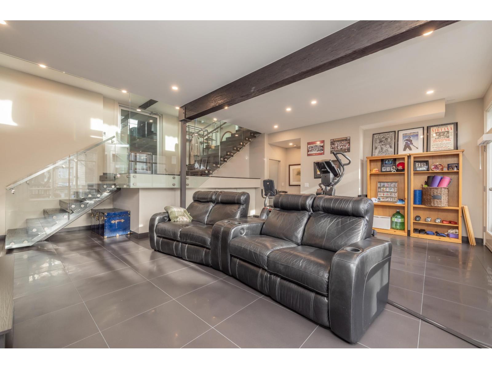 7 15161 PROSPECT AVENUE, White Rock