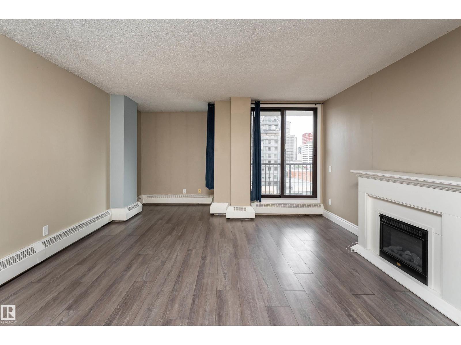 #901 10125 109 ST NW - 4