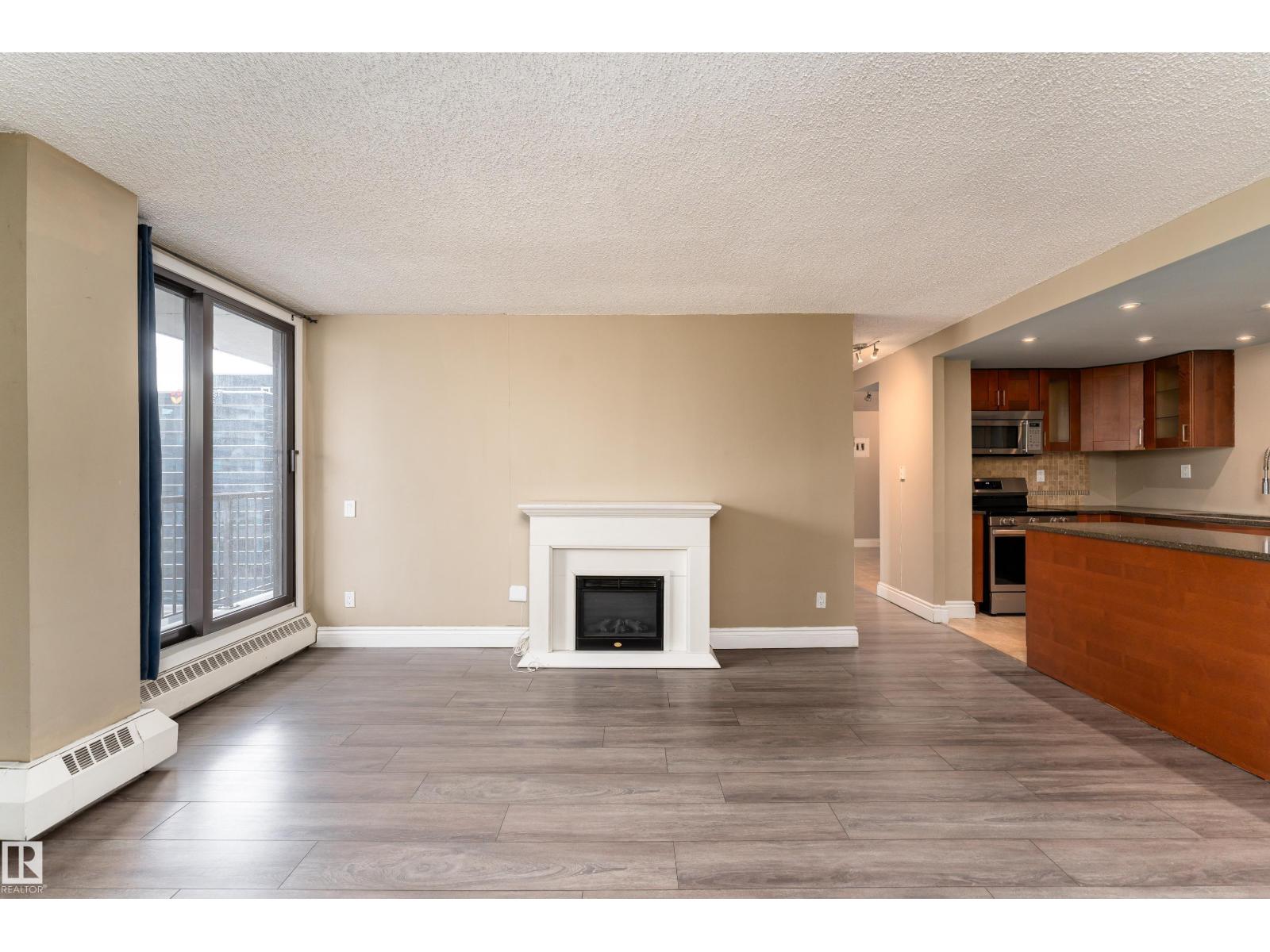 #901 – 10125 109 Street NW, Downtown (Edmonton) — photo 8 of 30: Property photo