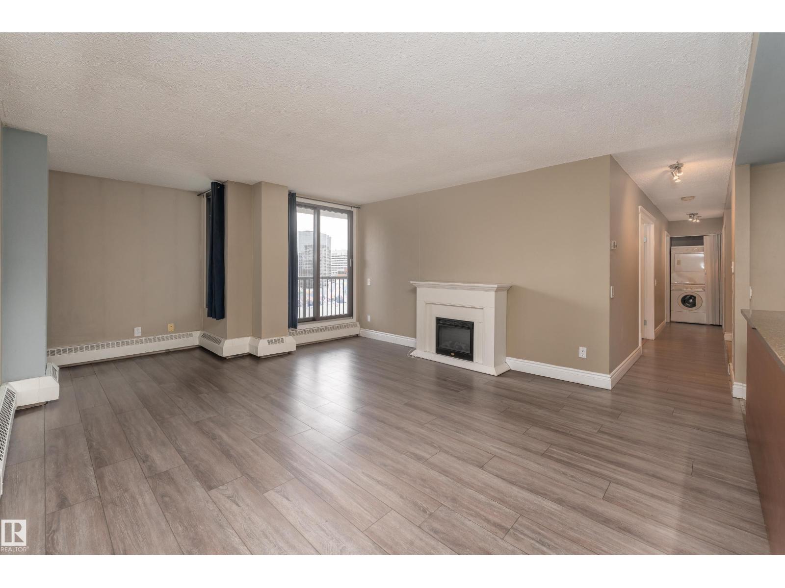 #901 – 10125 109 Street NW, Downtown (Edmonton) — photo 3 of 30: Property photo
