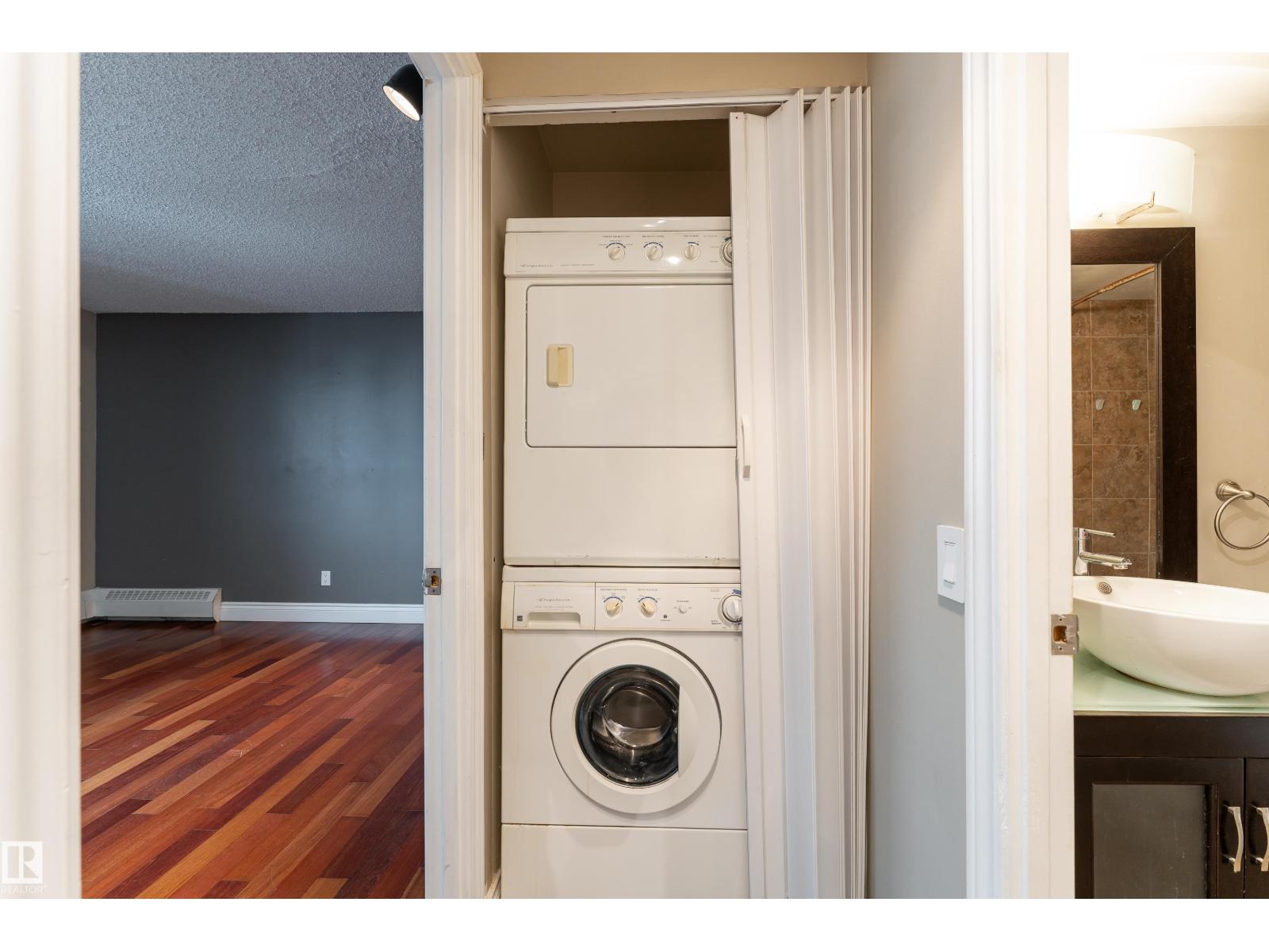 #901 – 10125 109 Street NW, Downtown (Edmonton) — photo 24 of 30: Property photo