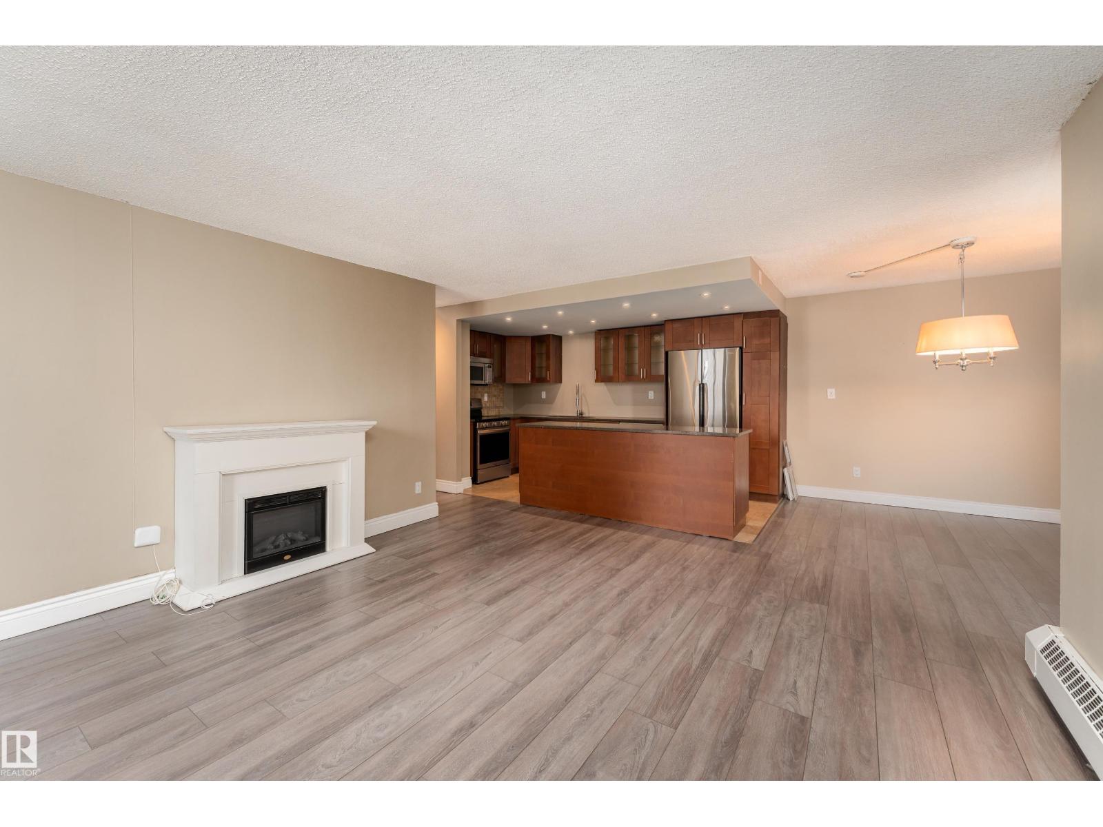 #901 – 10125 109 Street NW, Downtown (Edmonton) — photo 9 of 30: Property photo