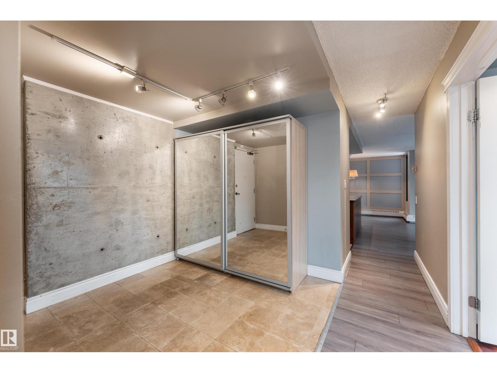 #901 10125 109 ST NW - 25