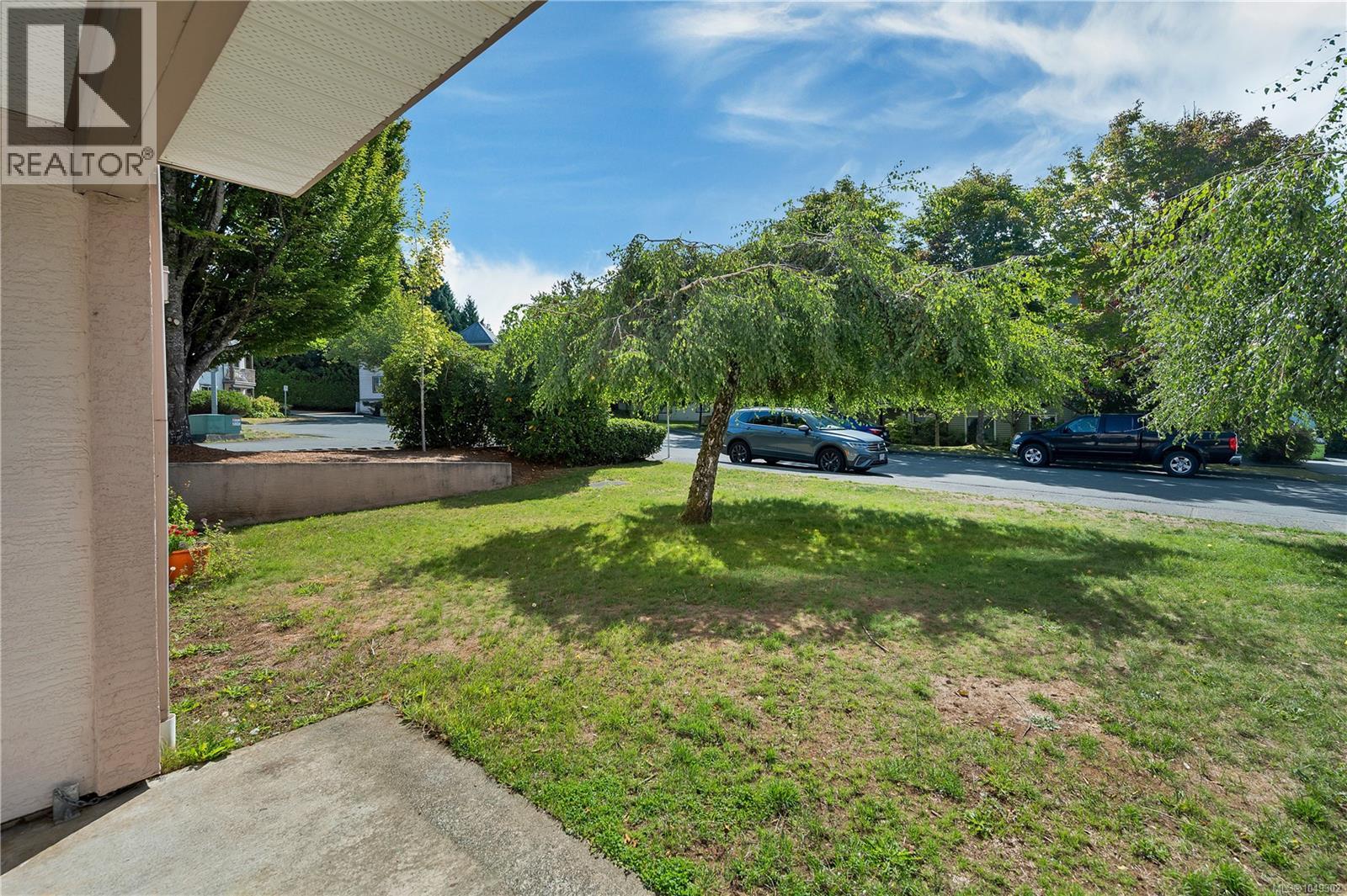 #102 4692 Alderwood Pl - 20