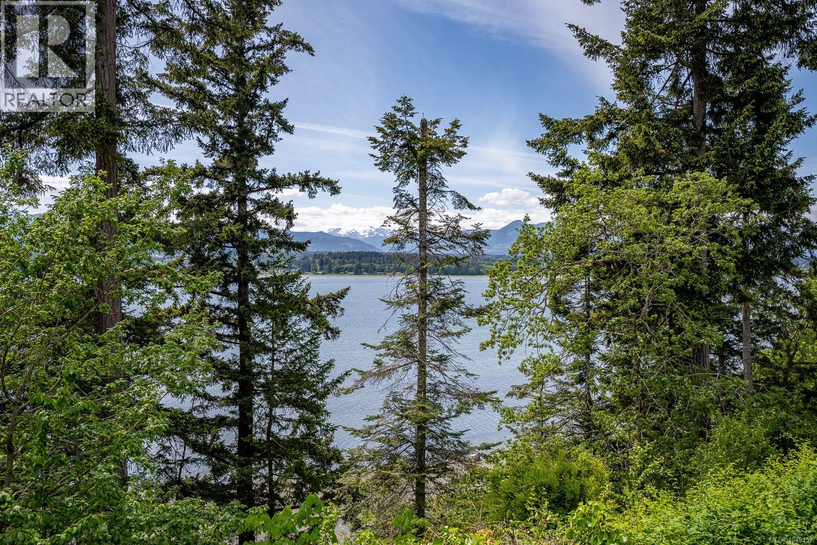 #202 2275 Comox Ave - 25