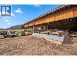 17 Bear Valley Road, Lumby, BC V0E2G1 Photo 24