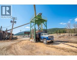 17 Bear Valley Road, Lumby, BC V0E2G1 Photo 10