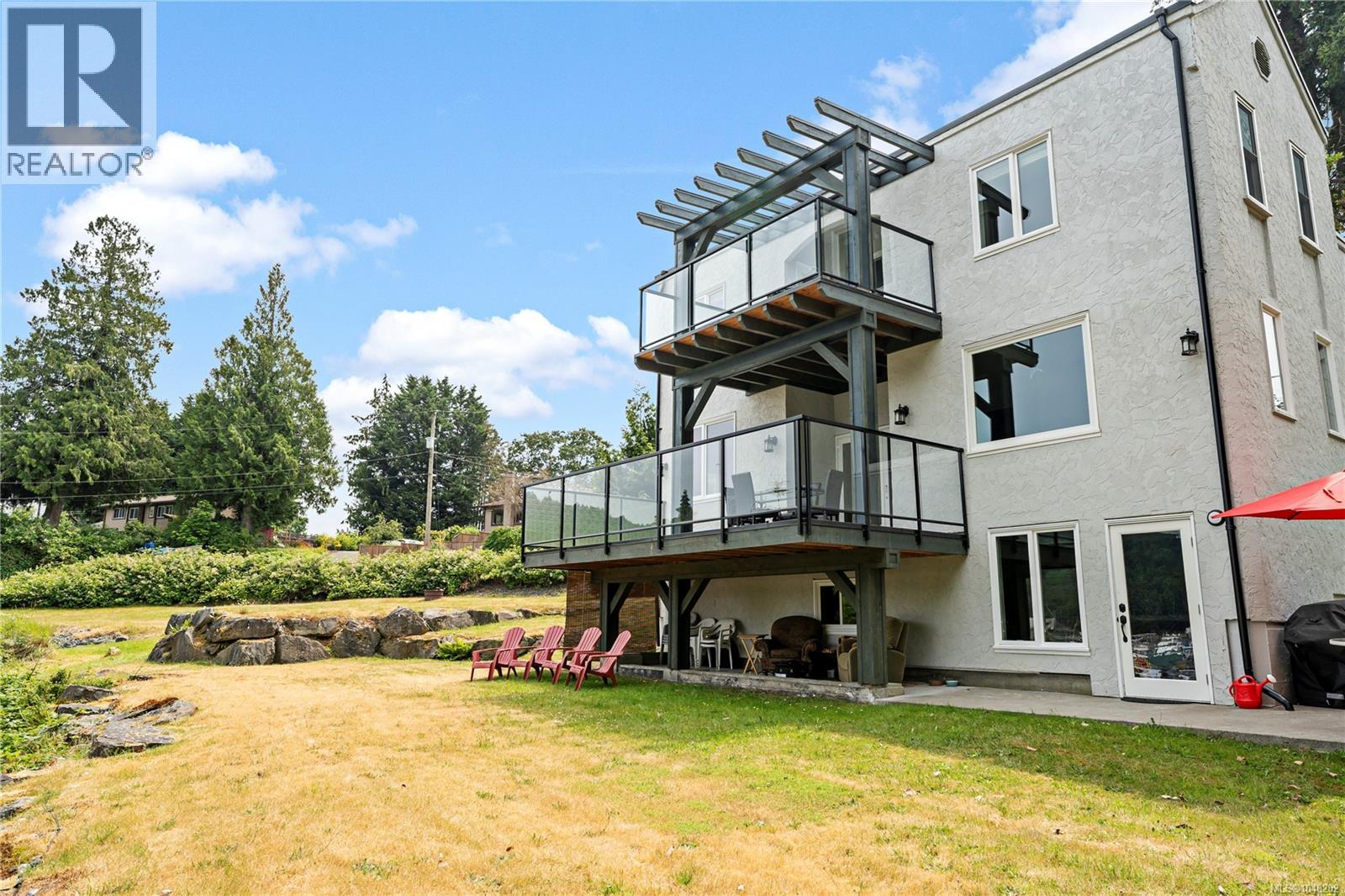 5025 Genoa Bay Rd - Image 32