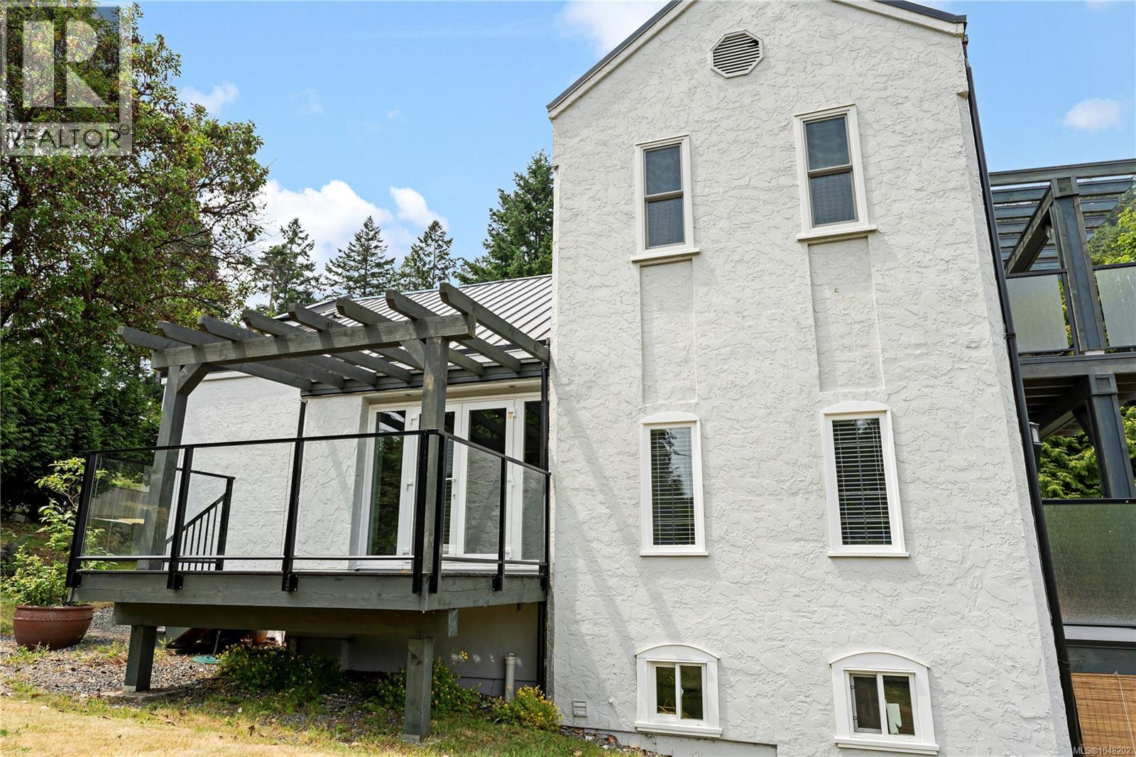 5025 Genoa Bay Rd - Image 33