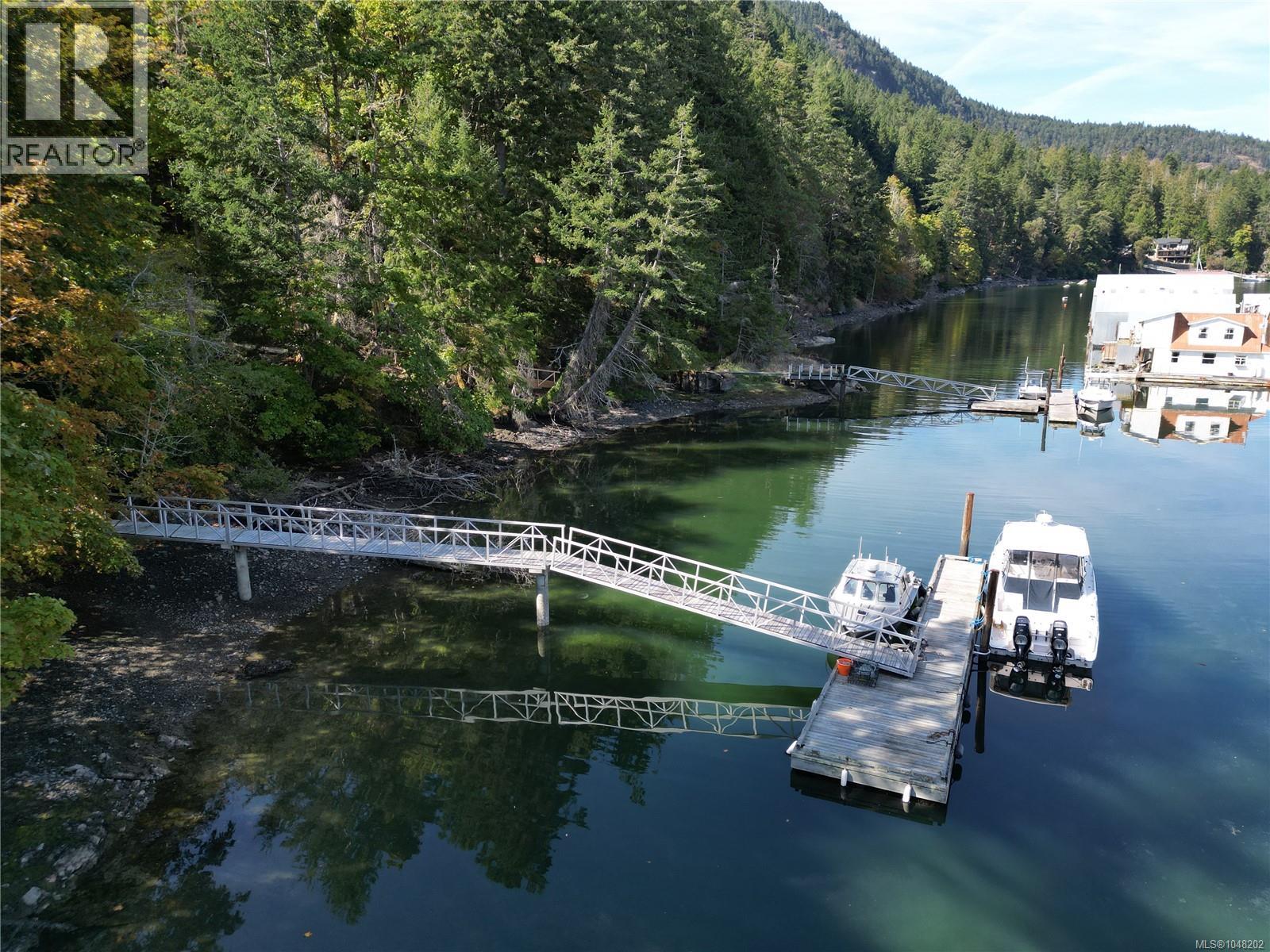 5025 Genoa Bay Rd - Image 41