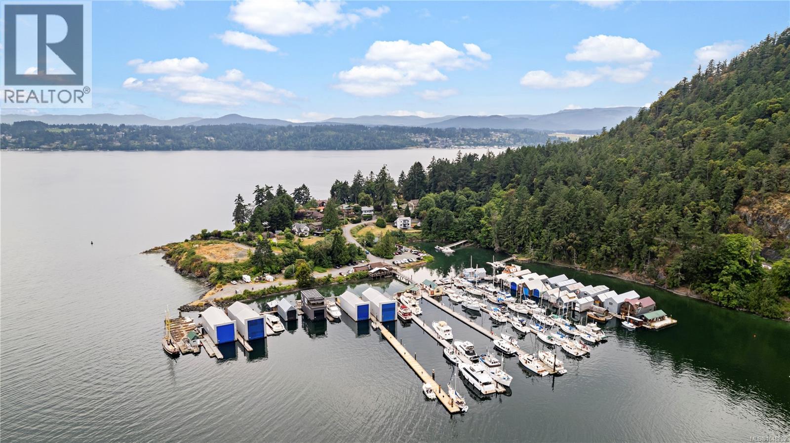 5025 Genoa Bay Rd - Image 5
