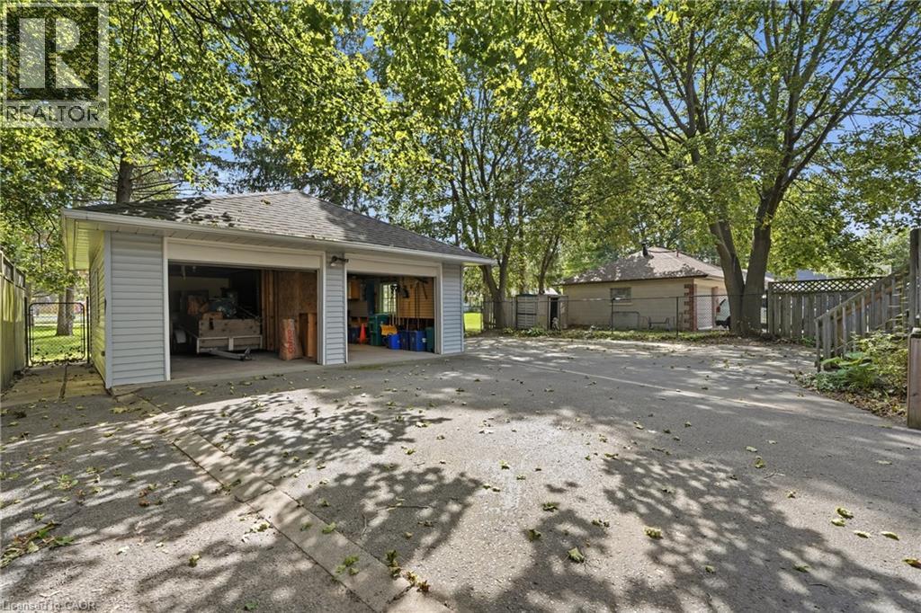 103 MARLBOROUGH Avenue, Kitchener — photo 4