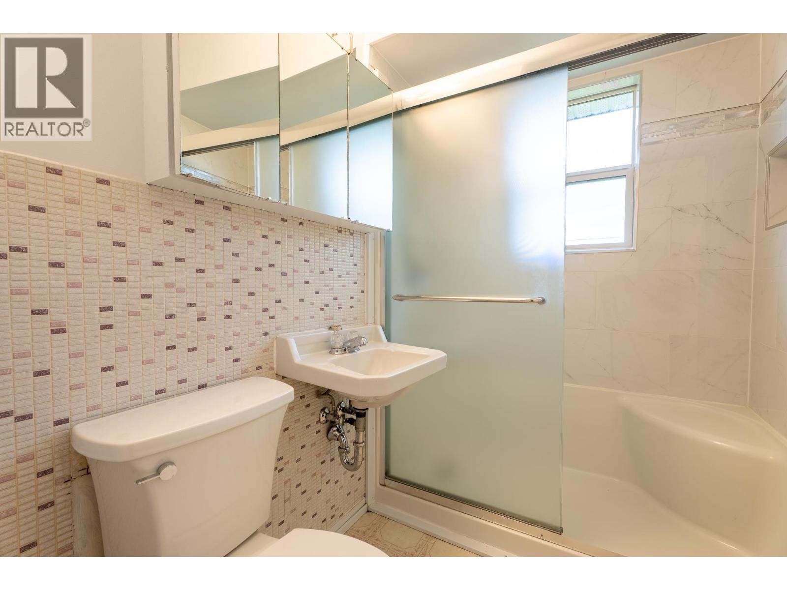 840 HARPER STREET - 14