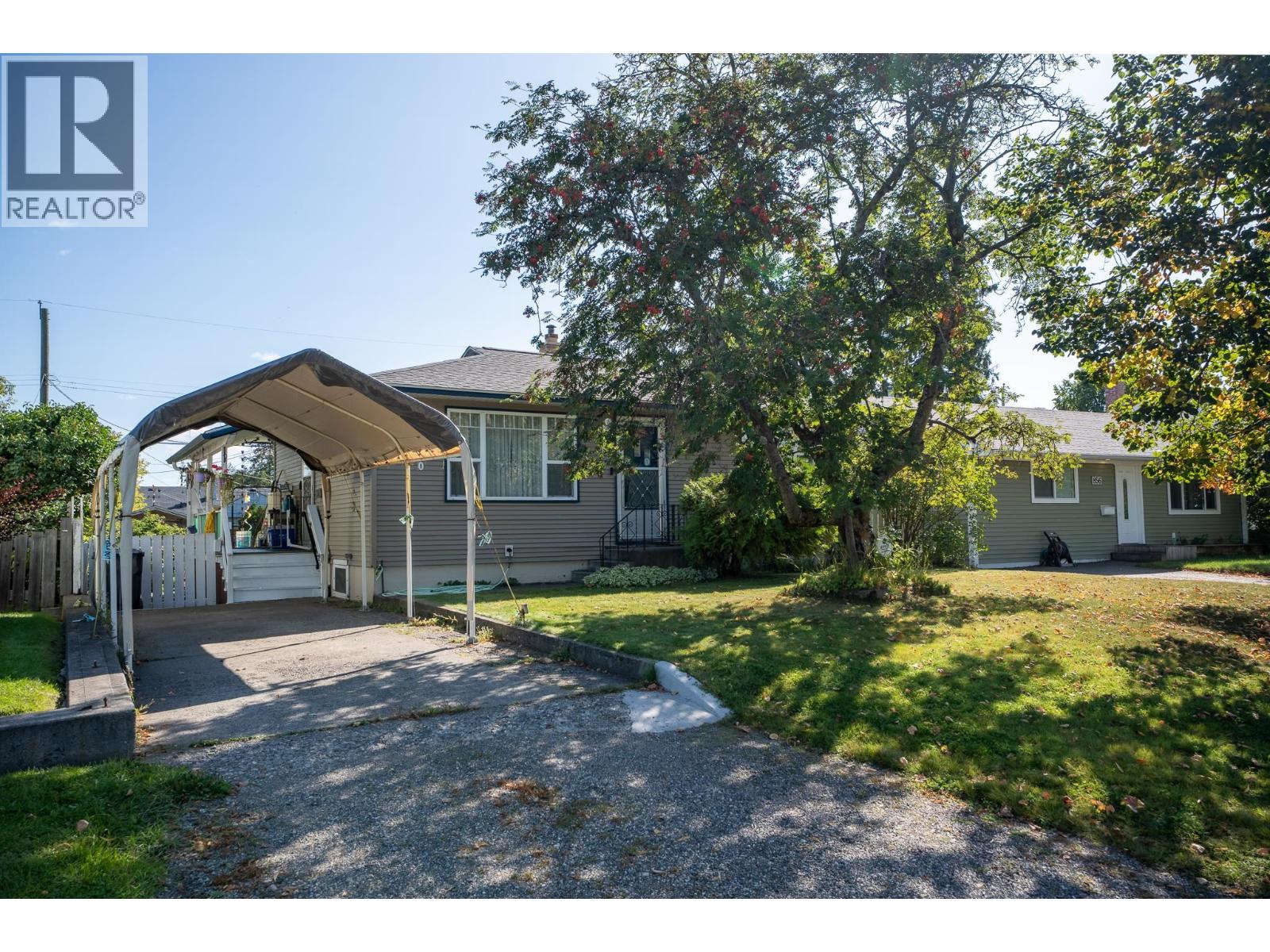 840 HARPER STREET - 4