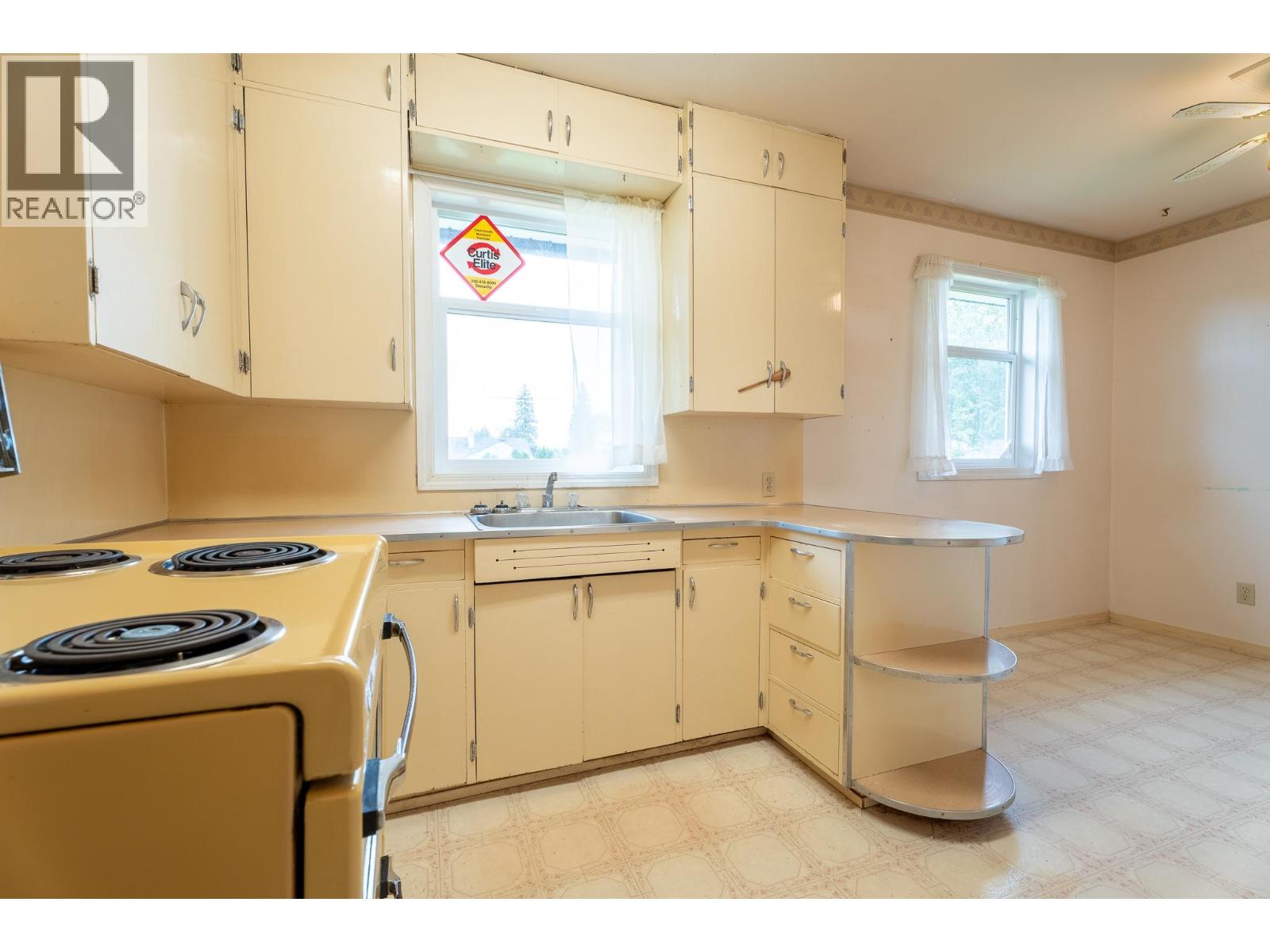 840 HARPER STREET - 8