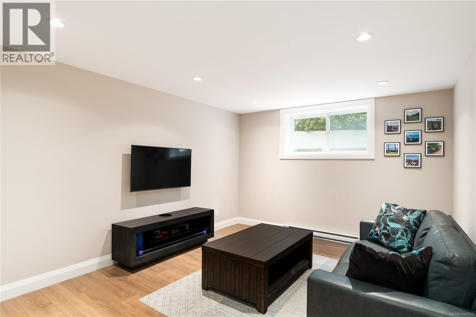  1896 Leyns Road, Saanich